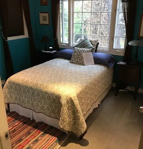 Elaine\'S Hollywood Bed & Breakfast